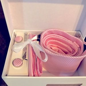 Tie and cuff link gift set